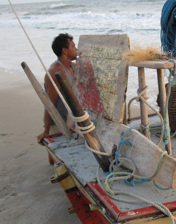 A jangada's Calçador with the mainsheet (Escota) wrapped around it.