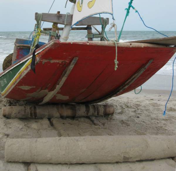 The bottom of a jangada's hull showing the forras, or runners.