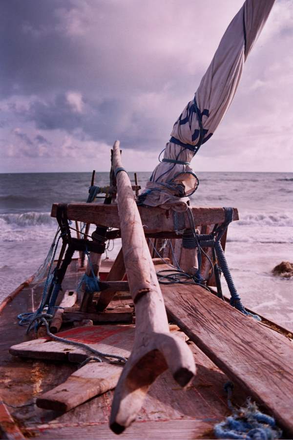The tranca (boom) resting on the espeque and tabernacle