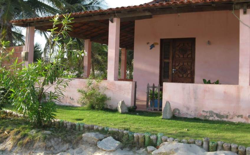 Houses at Prainha do Canto Verde. A series of pictures.